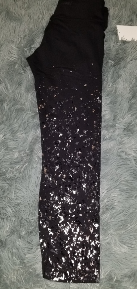 Lululemon - Picture 3 of 3